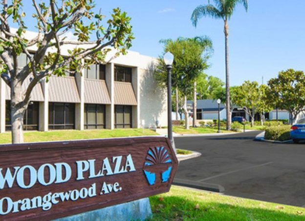 W Orangewood Ave
